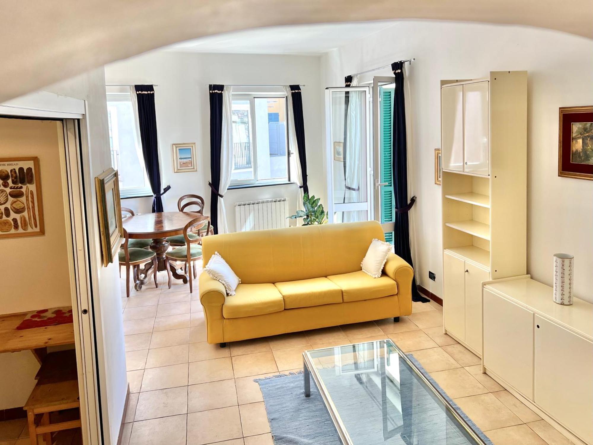 Lovingenoa Prione Apartment Екстериор снимка